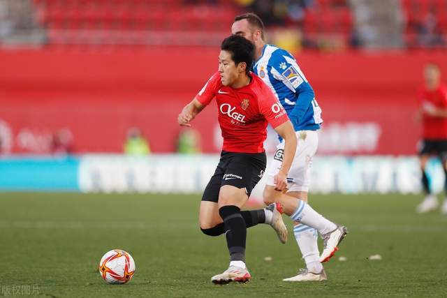 欧冠-费兰-托雷斯双响 巴萨4-2客胜将参加欧联杯